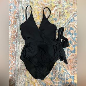Aerie wrap one piece swimsuit size Small Long